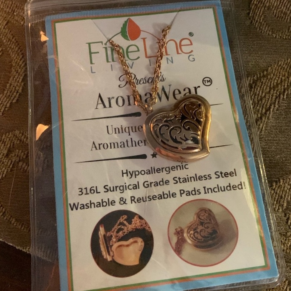 Fine Line Living, Aromatherapy Essential Oil Diffuser Necklace